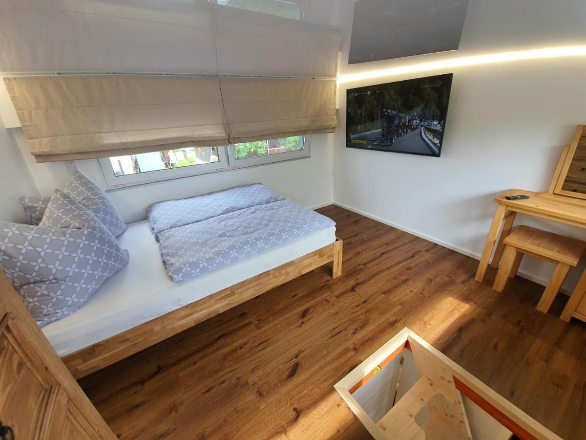 Ferienhaus Am See-2 Hungen Bagian luar foto