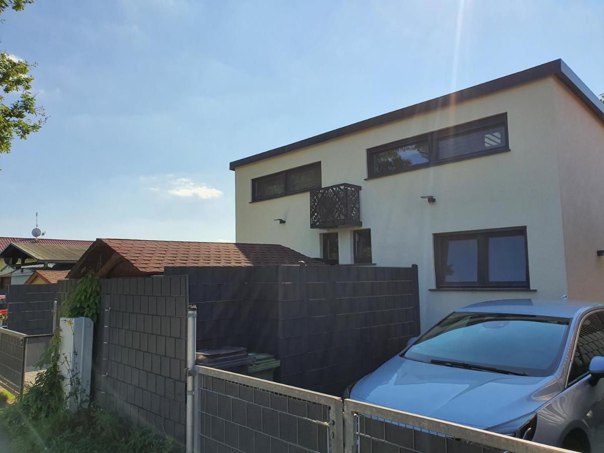 Ferienhaus Am See-2 Hungen Bagian luar foto