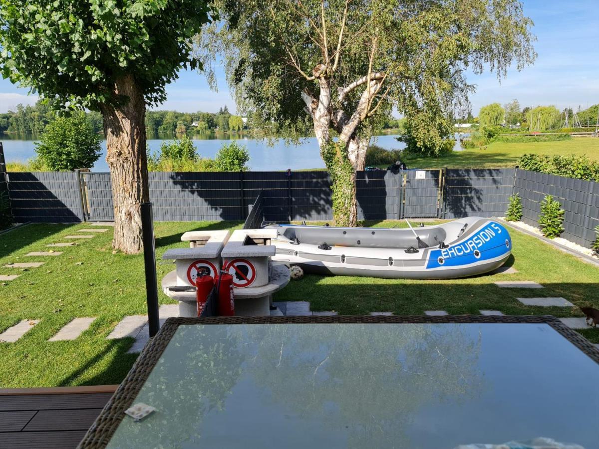 Ferienhaus Am See-2 Hungen Bagian luar foto